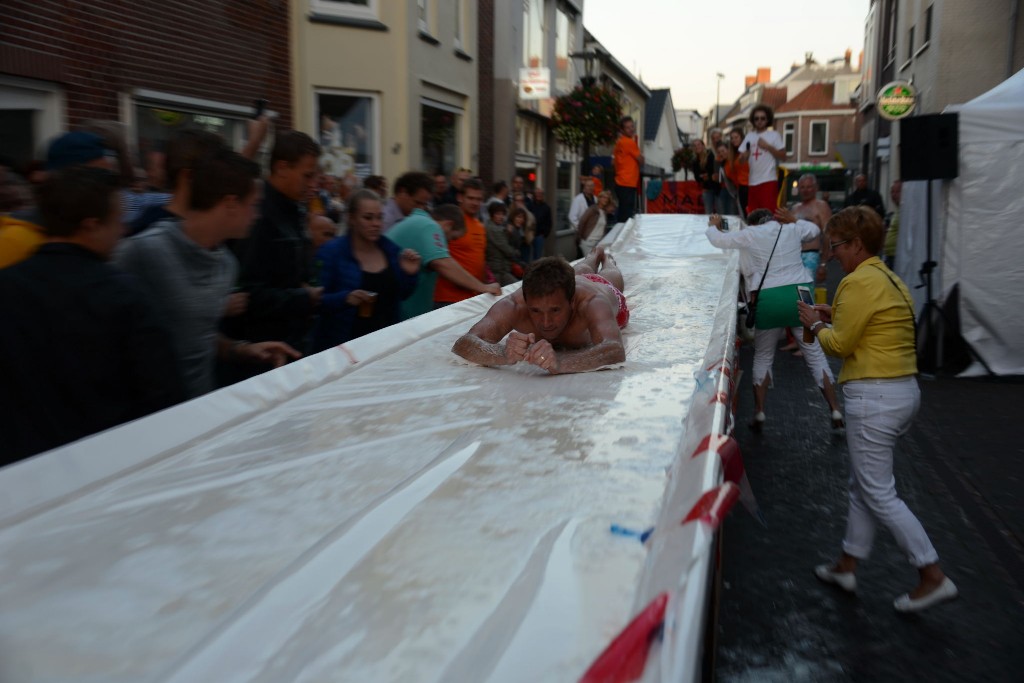 ../Images/Donderdag kermis 528.jpg